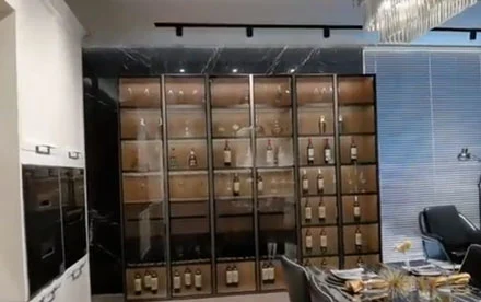 Baineng tủ bếp phòng trưng bày
