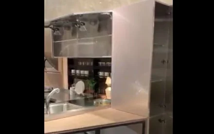 Tủ bếp showroom 32